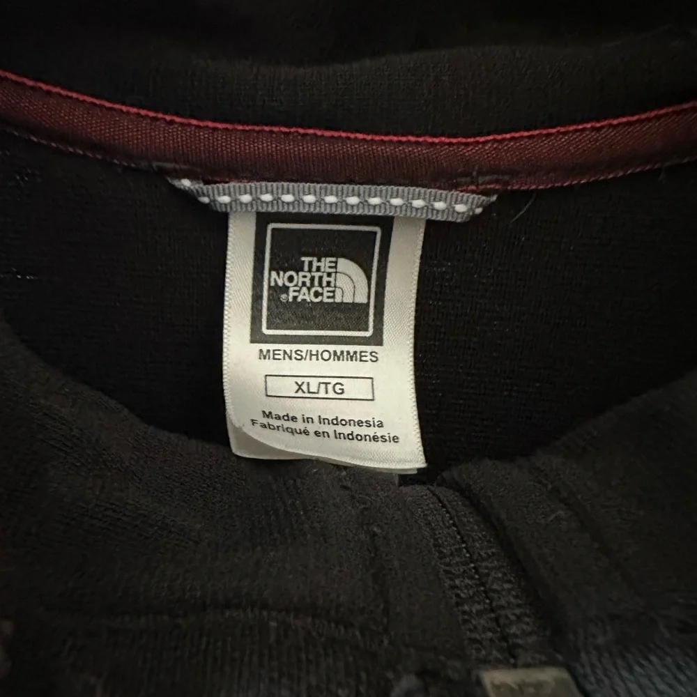 The North Face Men's Black Quarter-Zip Jacket